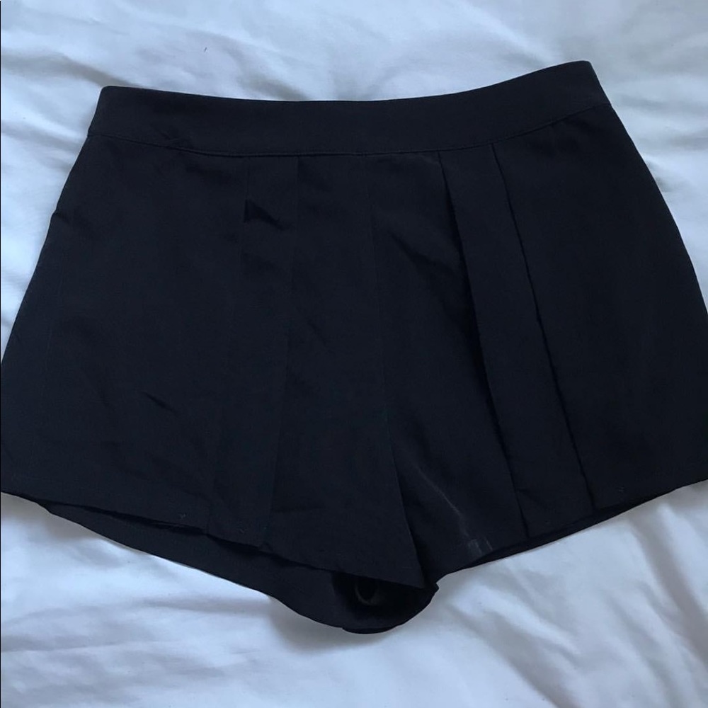 NWT Black Pleated Shorts